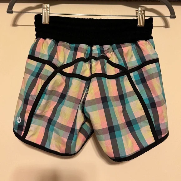 Lululemon Tracker Short II *2-way Stretch
Wee Wheezy Check Bleached Coral Cadet - Picture 5 of 10